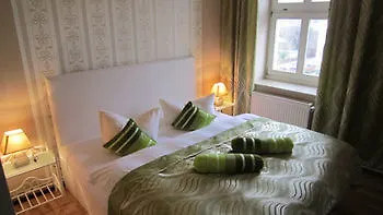 Ahorn 3* Chociebuż
